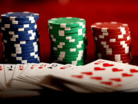 Jugar al póquer: Defensa y robo de ciegas