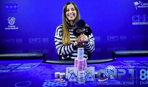 Lucía Navarro hace historia en el poker nacional