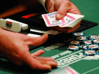Reglas del póker: El dealer