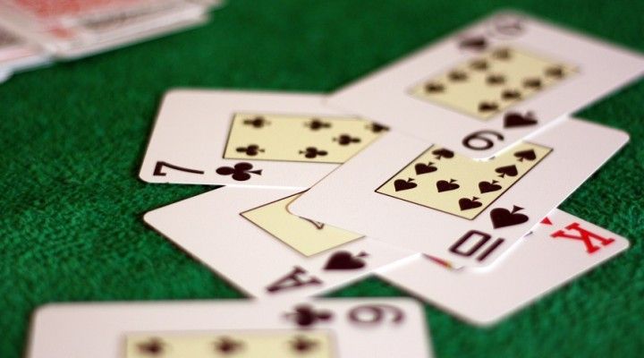Estrategia de póker: ¿Como jugar overcards?