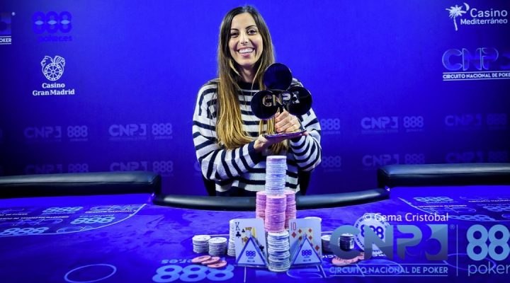 Lucía Navarro hace historia en el poker nacional